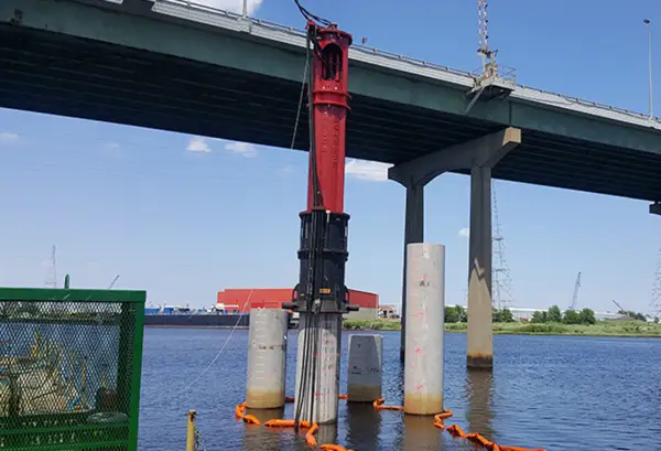 Hydraulic Impact Kazık Çakma Çekici - BRUCE SGH-3515 Concrete Kazık Çakma Çekici