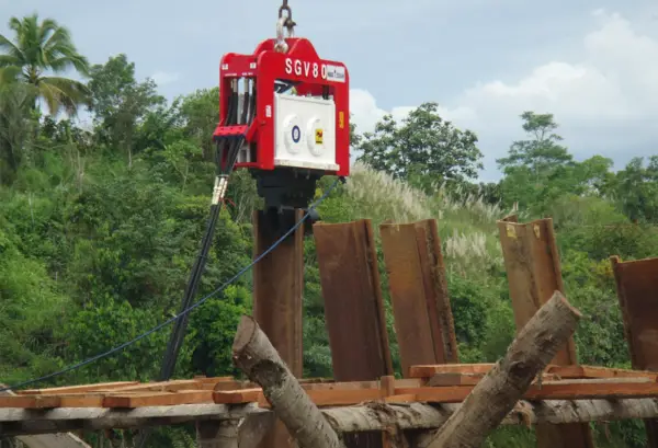 Hydraulic Titreşimli Çekiç - BRUCE SGV-80