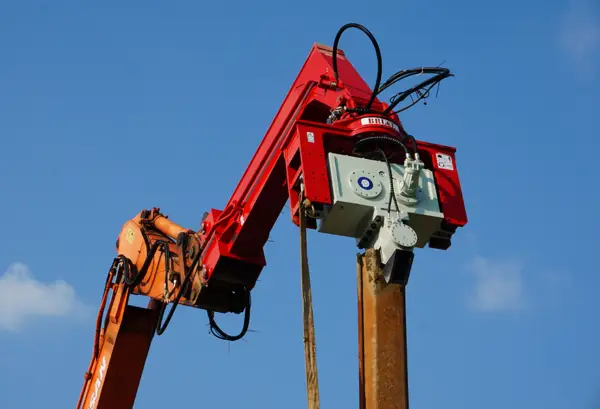 Sheet Kazık Çakma Çekici - BRUCE Vibro Çekiç